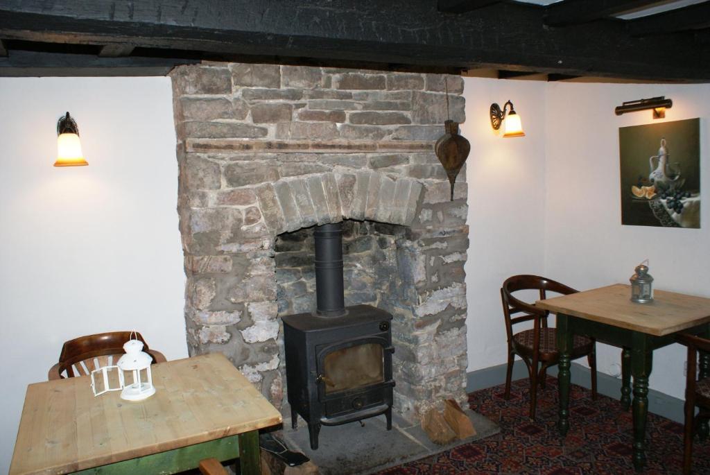 The Old Black Lion Hay-On-Wye Εξωτερικό φωτογραφία