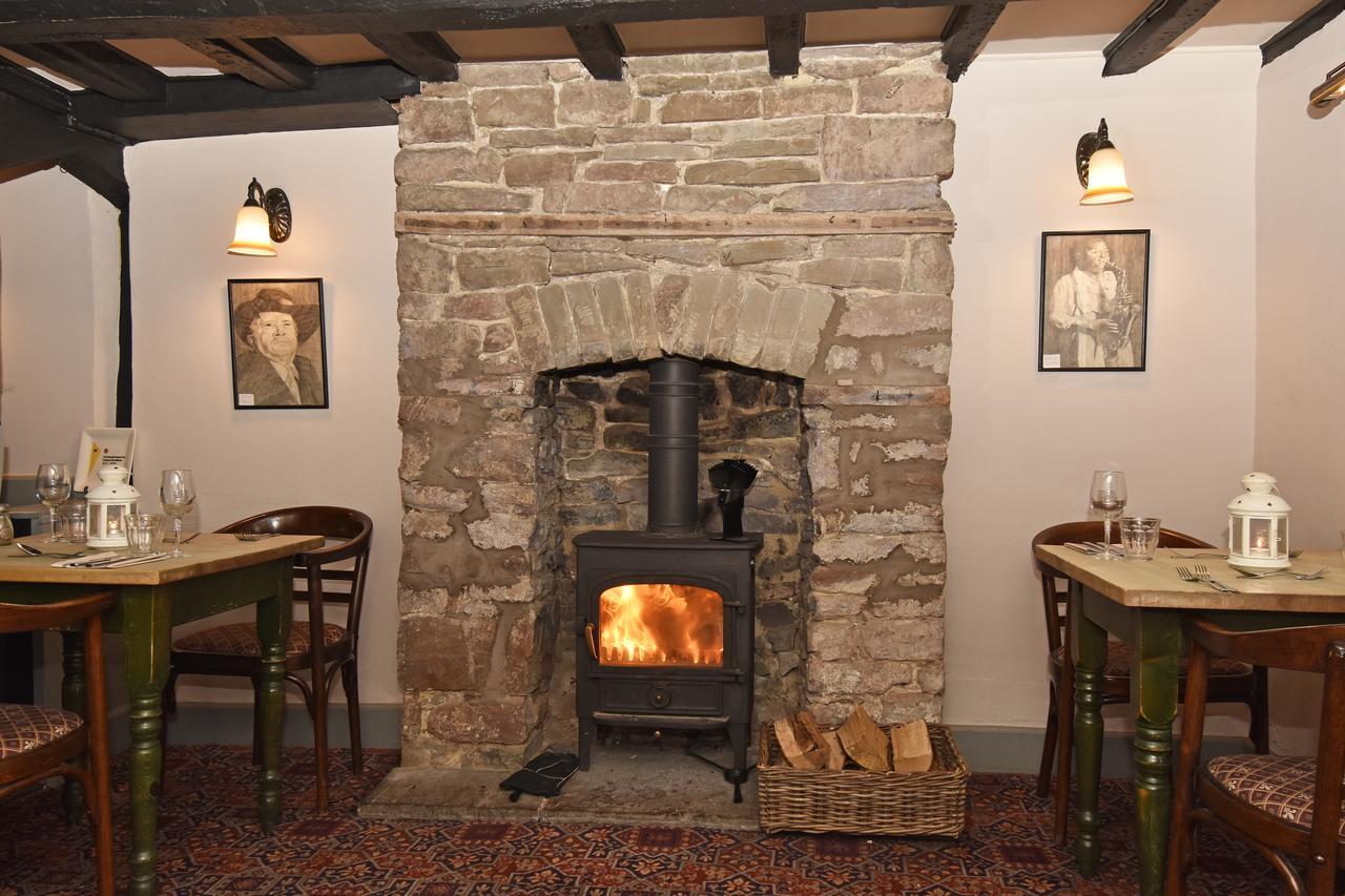 The Old Black Lion Hay-On-Wye Εξωτερικό φωτογραφία